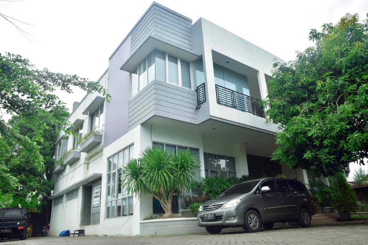Footprints Xperience Hostel Mataram Buitenkant foto